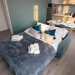 Cocon D'hiver: Cozy Retreat With Netflix & Family-friendly Amenities Apartment *