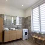 Cocon D'hiver: Cozy Retreat With Netflix & Family-friendly Amenities